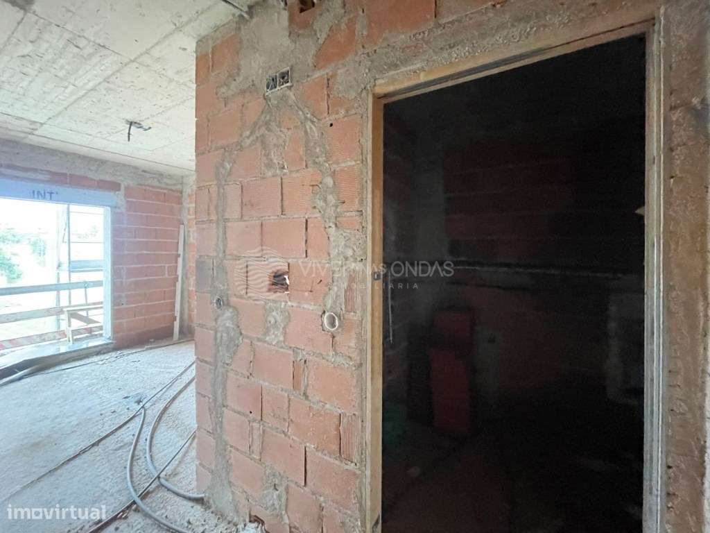 Apartamento T3 Duplex c/ garagem e varandas | Vale de Milhaços | Co... - Grande imagem: 5/48