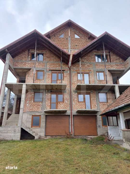 Duplex la rosu in Luna, langa Campia Turzii - Imagine principală: 2/19