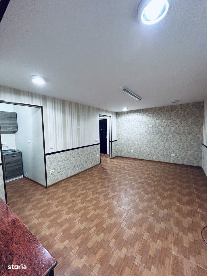 De inchiriat Spatiu Comercial, zona Unirii. pret 450 euro negociabil!