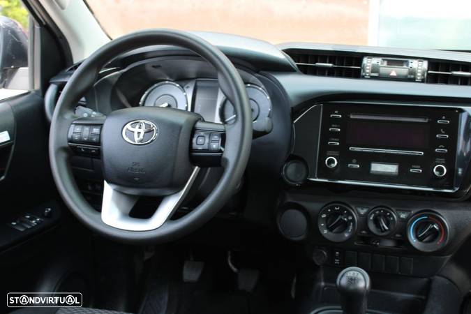 Toyota Hilux 2.4 D-4D 2WD CD CM - 39