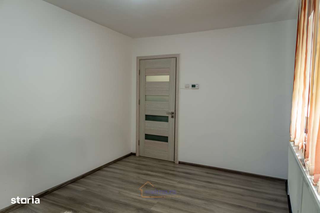 Garsoniera de 21mp langa Piata din Moinesti, bloc A3 - Imagine principală: 3/7