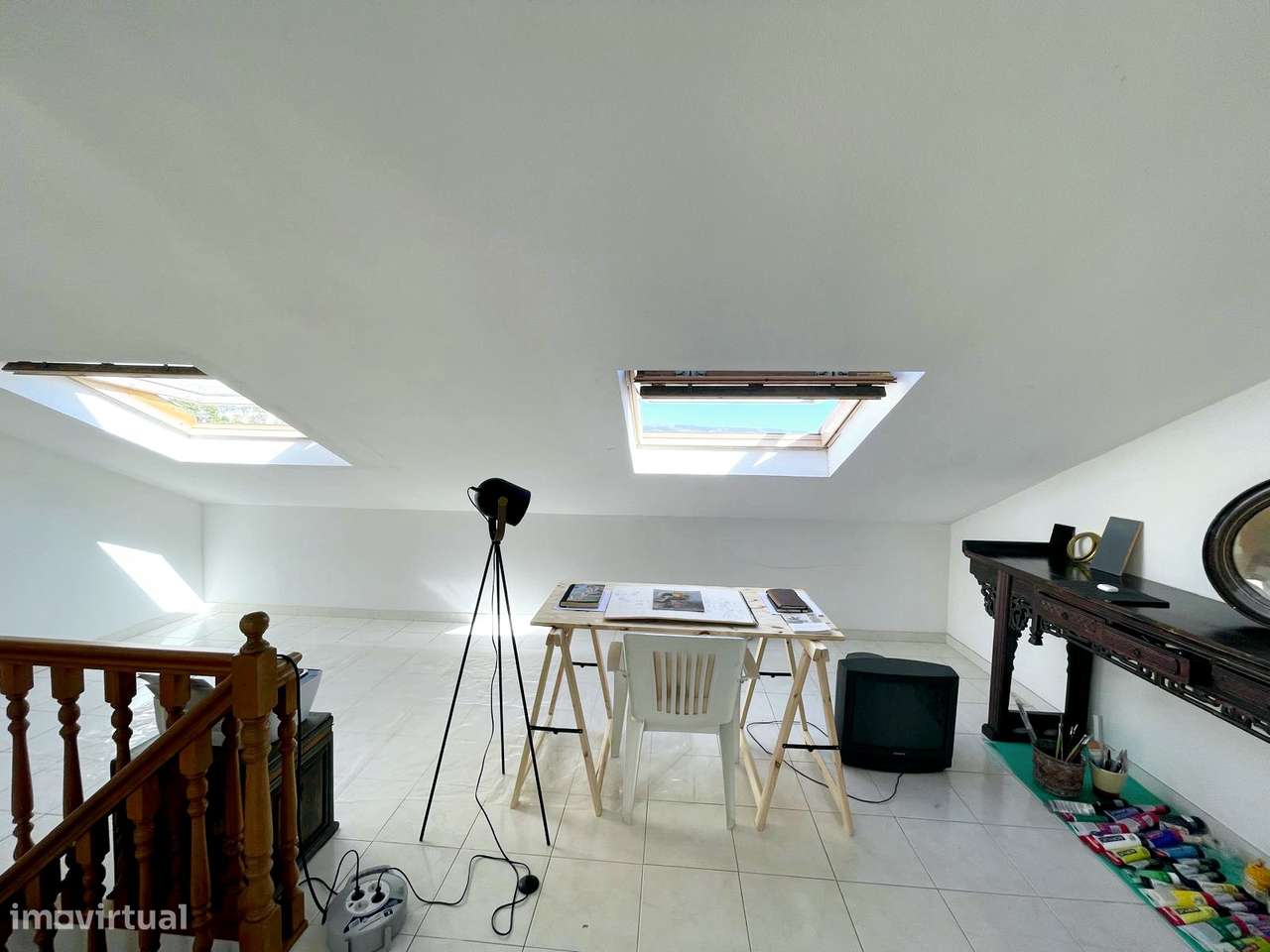 T4 com Estúdio em Bonito Prédio-17