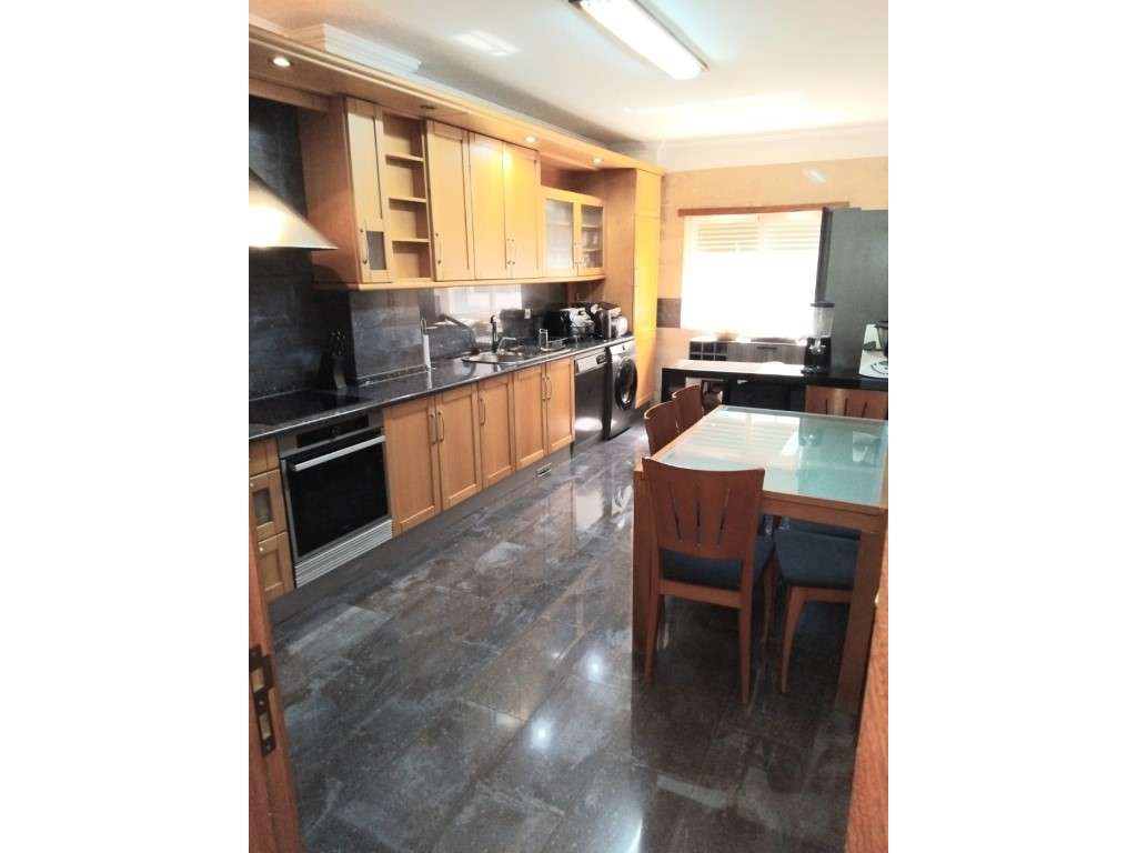 Bairro Salgado - T2 Espetacular com Parqueamento e Arrecadação-6