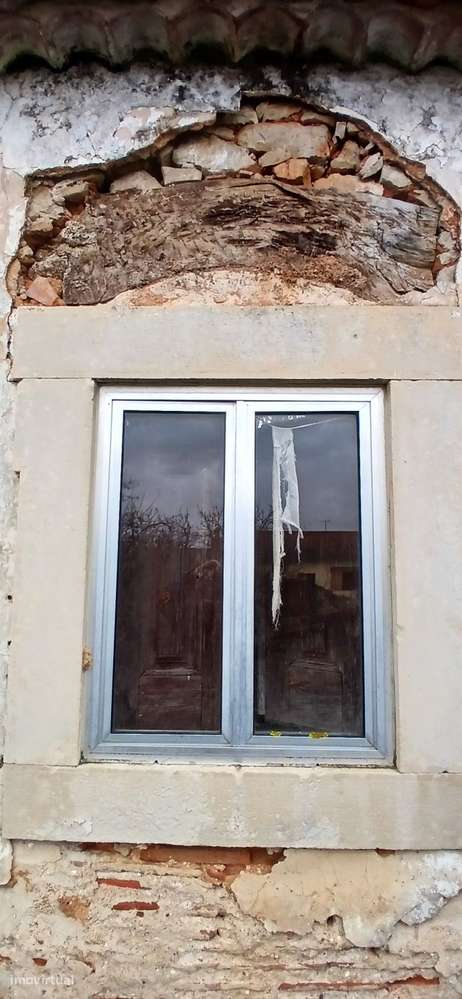 Casa de habitação mais armazem em ruínas, concelho de Torres Novas - Grande imagem: 5/17