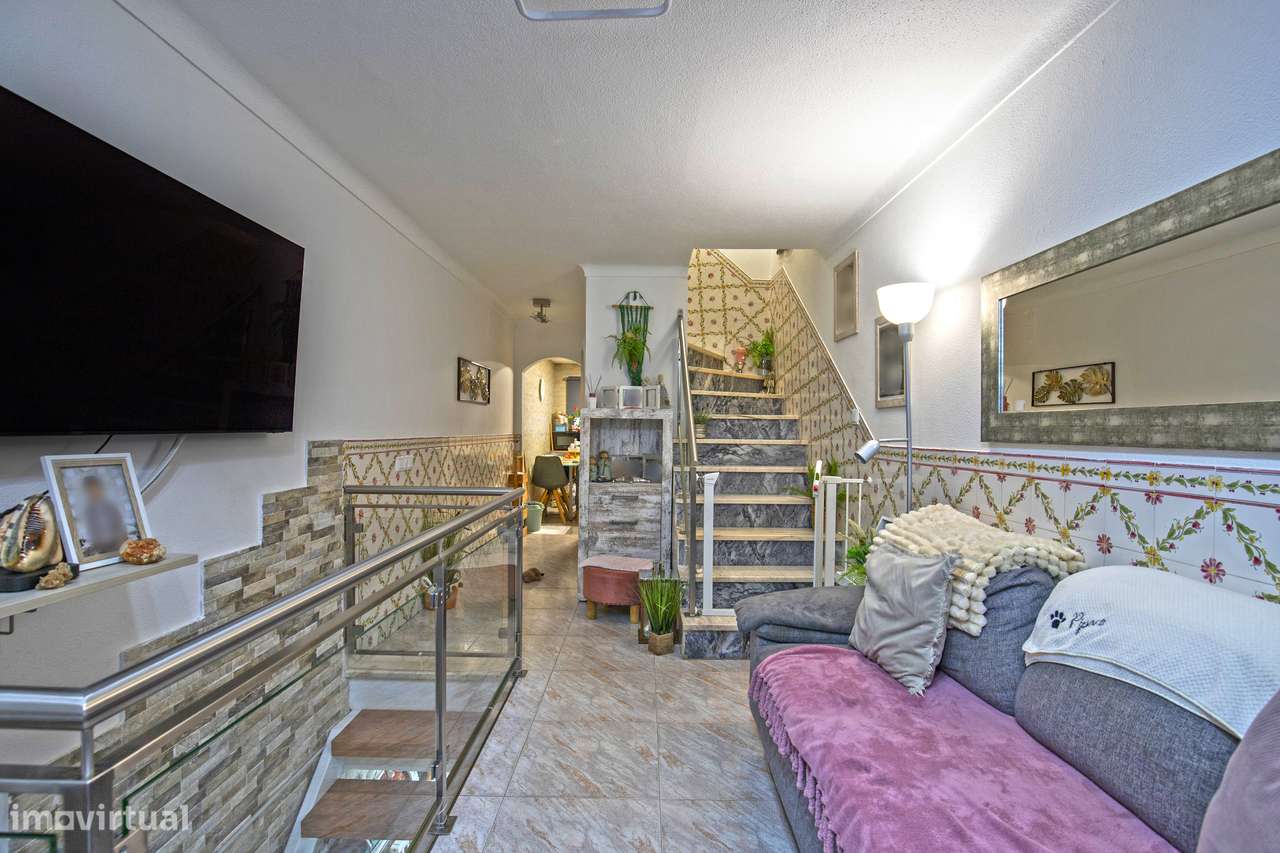 Prédio T2 na vila de Sesimbra a poucos metros da praia-7