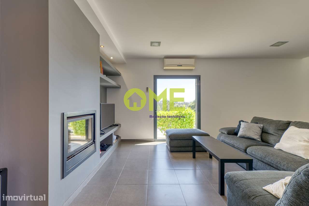 Moradia T4 com piscina e jardim em Ourém-1