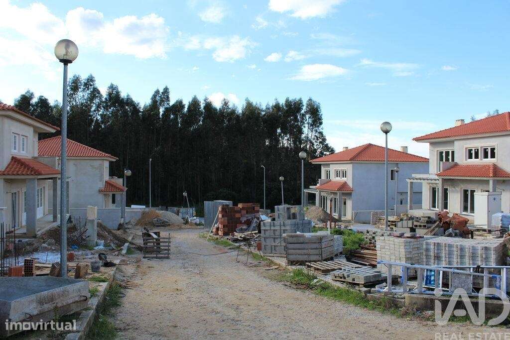 Casa / Villa T4 em Caldas da Rainha - Nossa Senhora do Pópulo, Coto e - Grande imagem: 4/7