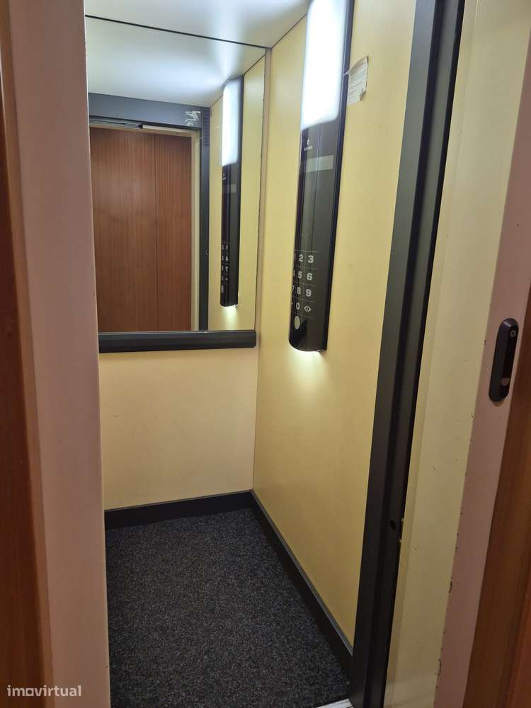 Comprar Excepcional Apartamento T2+1/ 3frentes Águas Santas-19