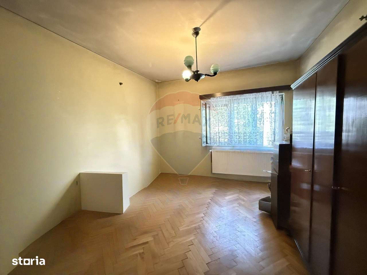 Teren 1100 mp si Casa Strada Luica Sector 4-12