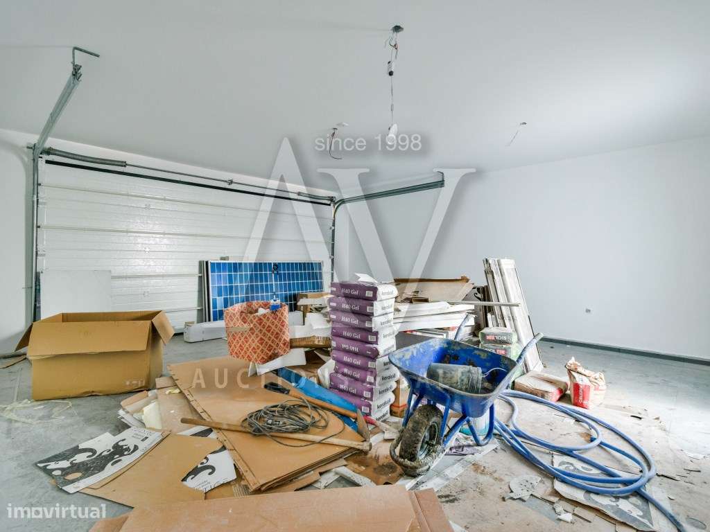 Moradia de luxo, V4, térrea, isolada e com piscina-23