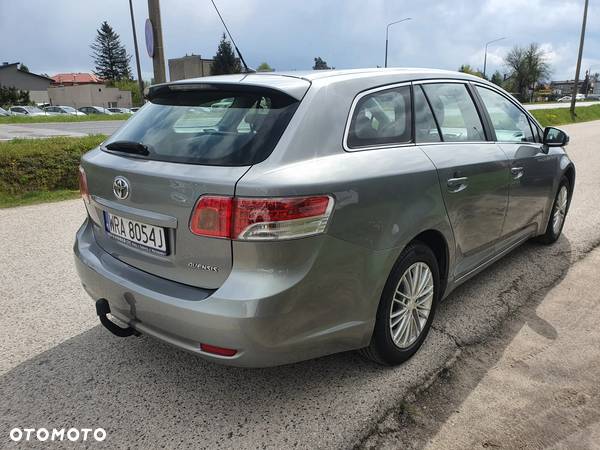 Toyota Avensis 1.8 Sol NAVI - 4