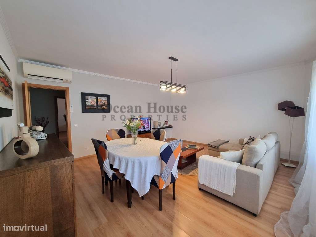 Apartamento T2 com estacionamento e terraço em Olhão - Grande imagem: 4/17