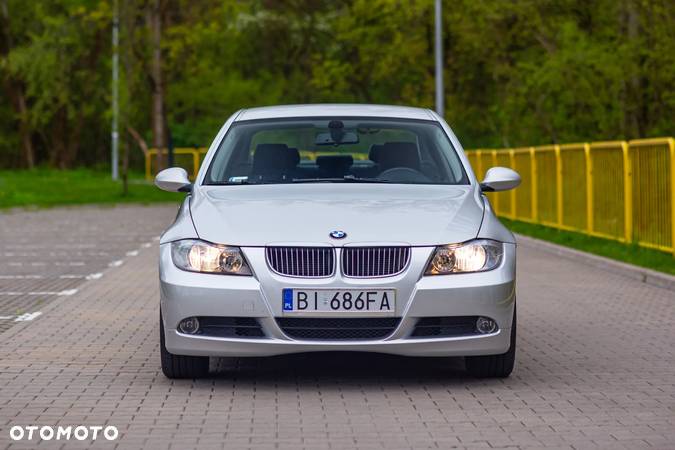 BMW Seria 3 325i - 22