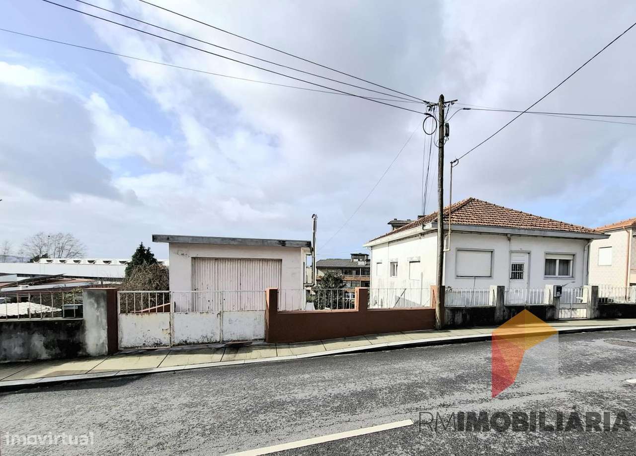 Moradia Bi-Familar em Fânzeres-24