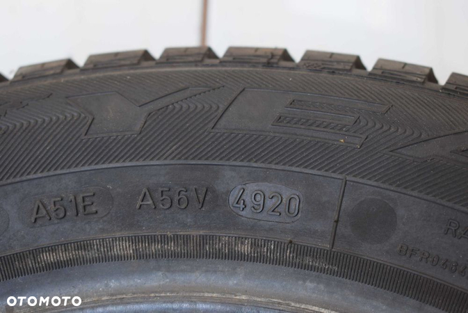 R14C 175/65 90/88T Goodyear Vector 4 Seasons GEN-2 - 5