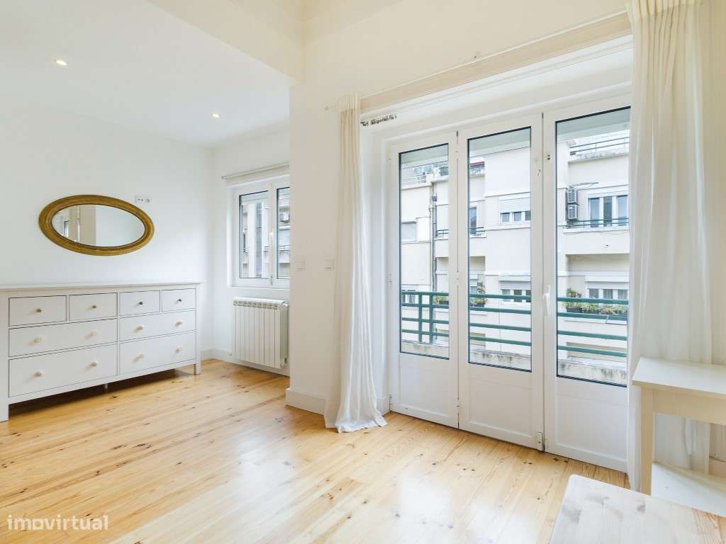 Apartamento T3 duplex junto à Praça de Espanha, Lisboa-13