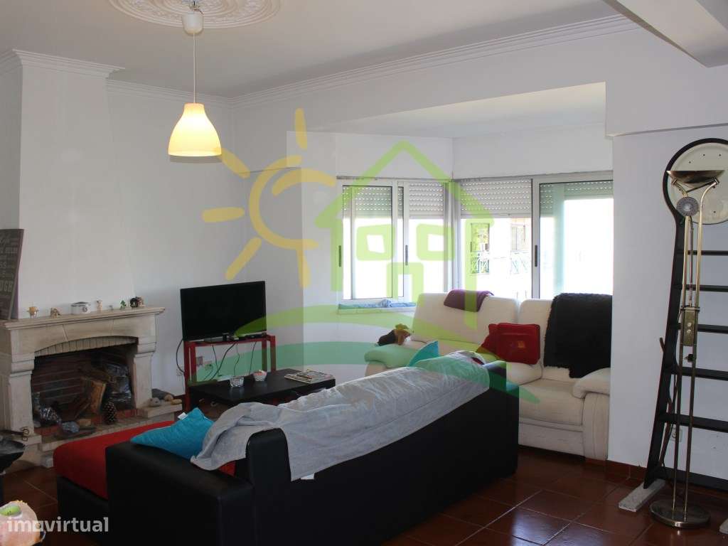 Apartamento T3+2 em Olival Basto - Oportunidade Única com Sótão-10