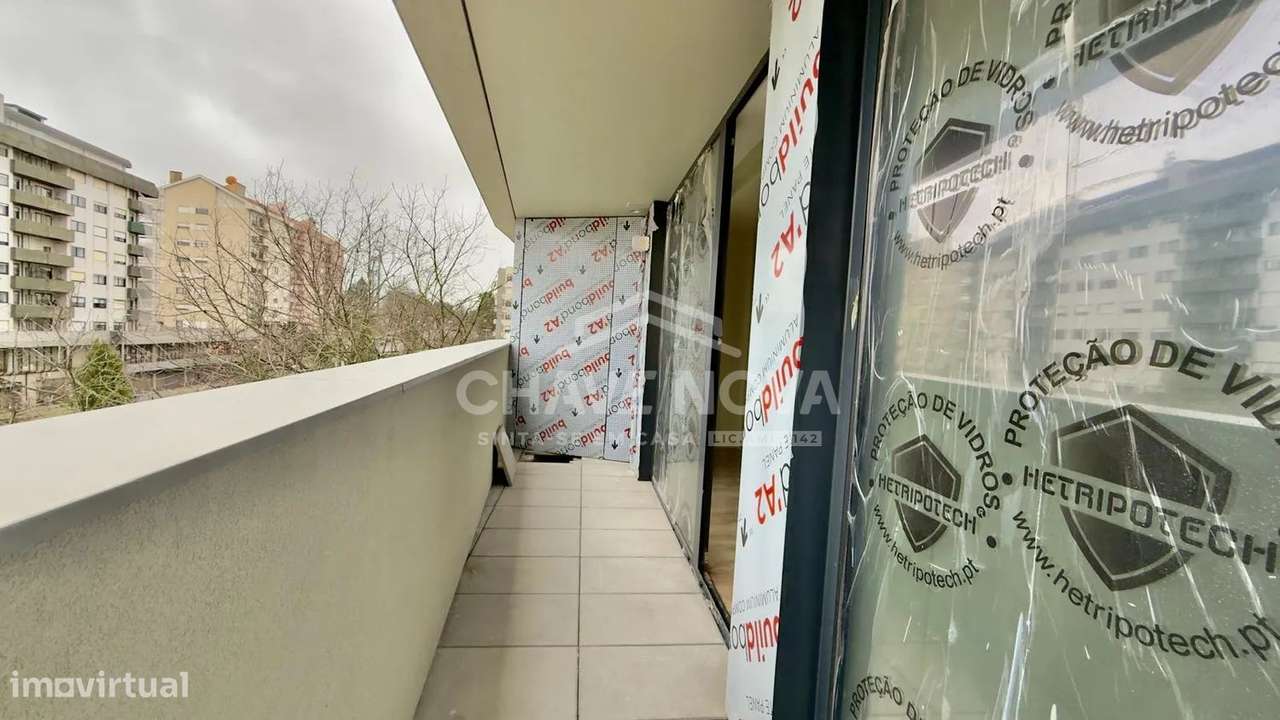 Apartamento T1 Novo c/ lugar de garagem-Oporto Luxury Residences-7