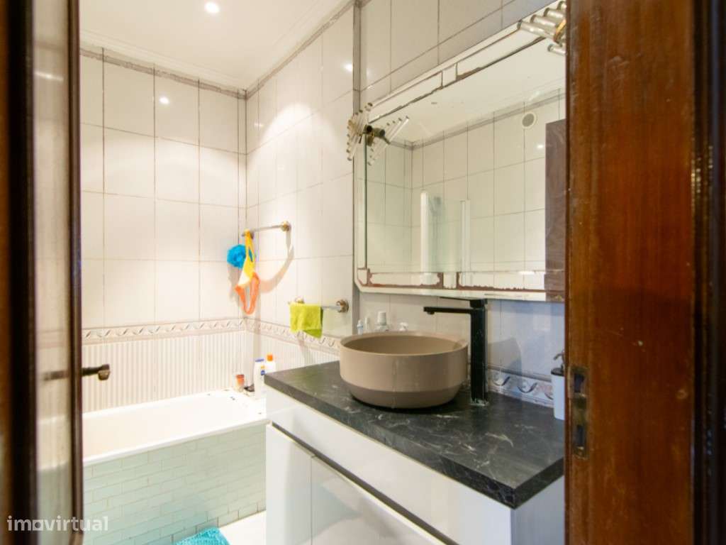 Imperdível T2 na Amadora!-11