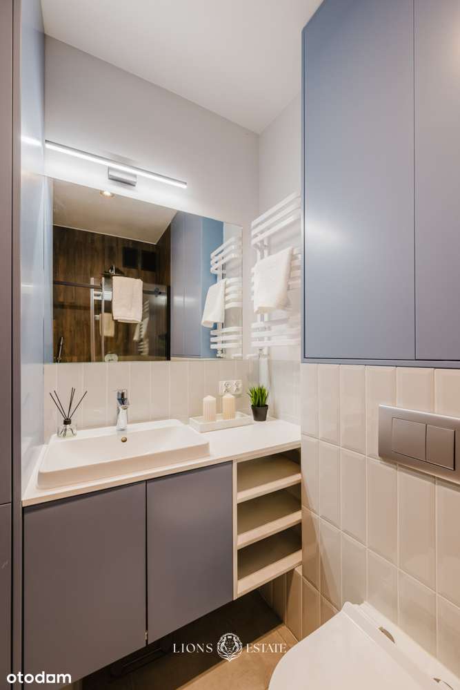 Ściana okien, zieleń i cisza|35m² na Mokotowskiej-9