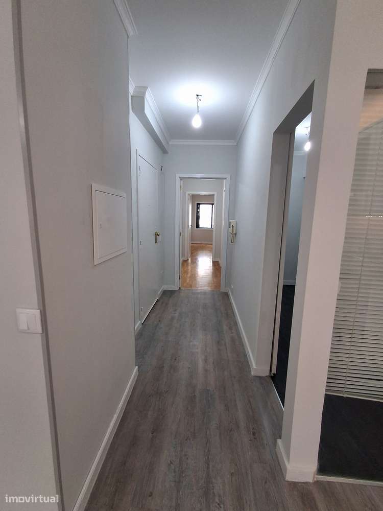 Apartamento T1 +1 com 77m² Matosinhos-17