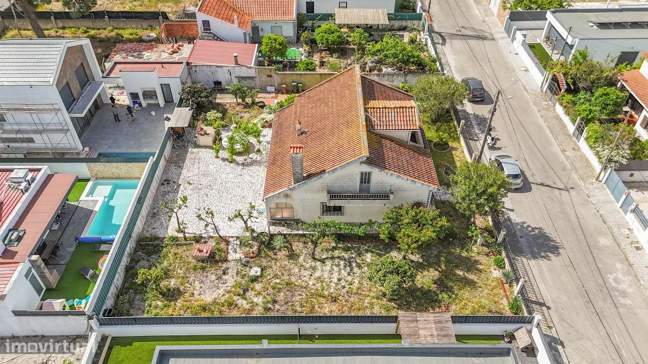 Moradia Isolada T3 com terreno de 726m² em Redondos – Espaço, Privacid-35