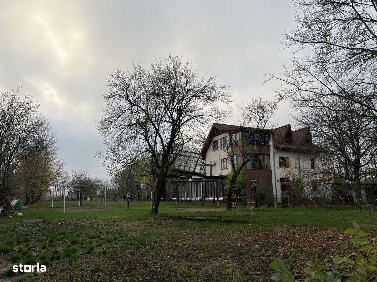 ofer spre vanzare teren pe malul lacului Snagov si vila S+P+E+M - Imagine principală: 3/9