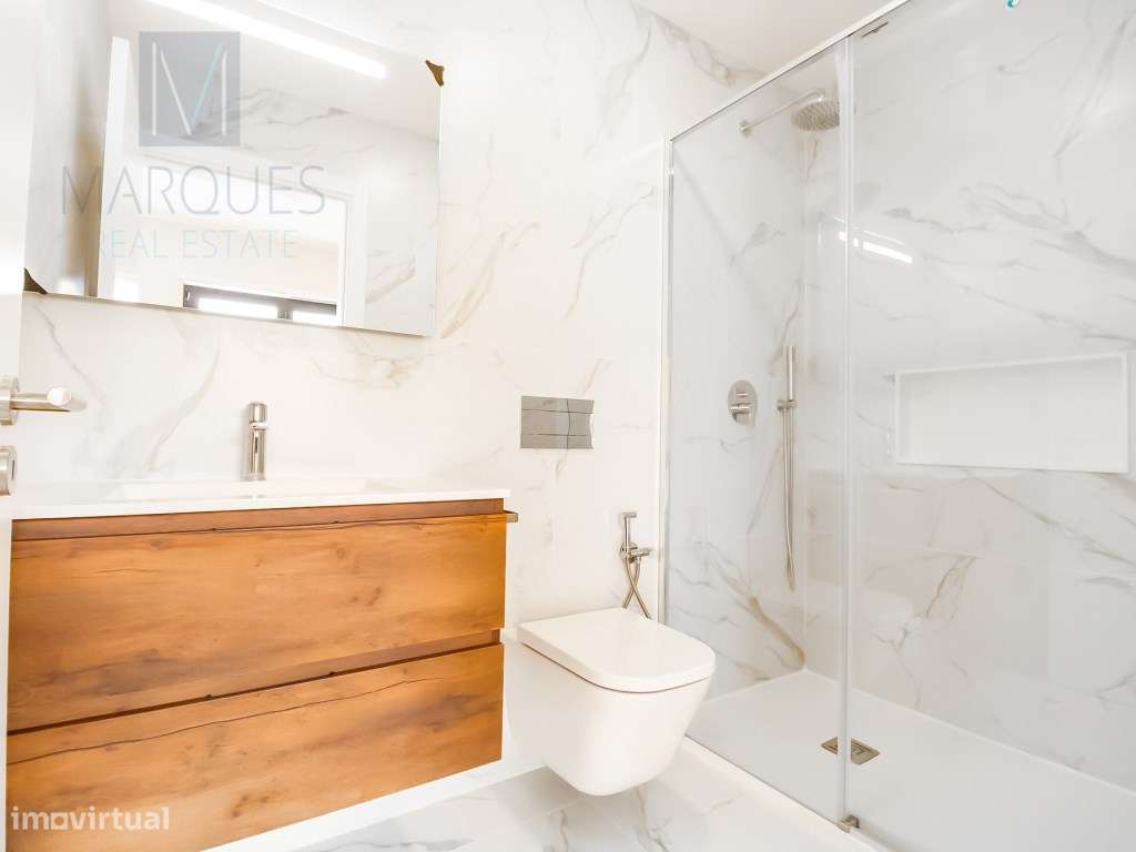 Apartamento T4 com 3 Suites em Almada-27