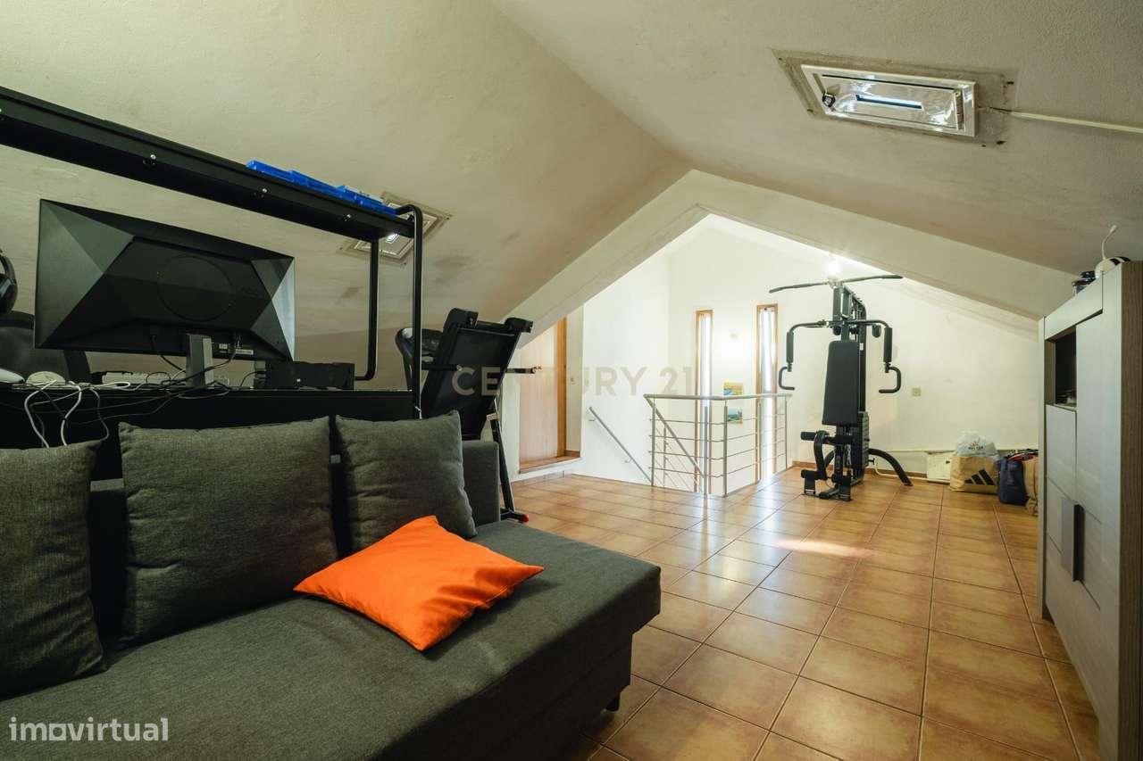 Excelente moradia T3 situada em São Pedro da Cova, Gondomar-53