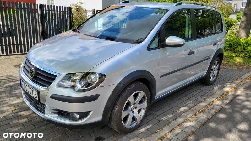 Volkswagen Touran 2.0 TDI DPF Cross - 6