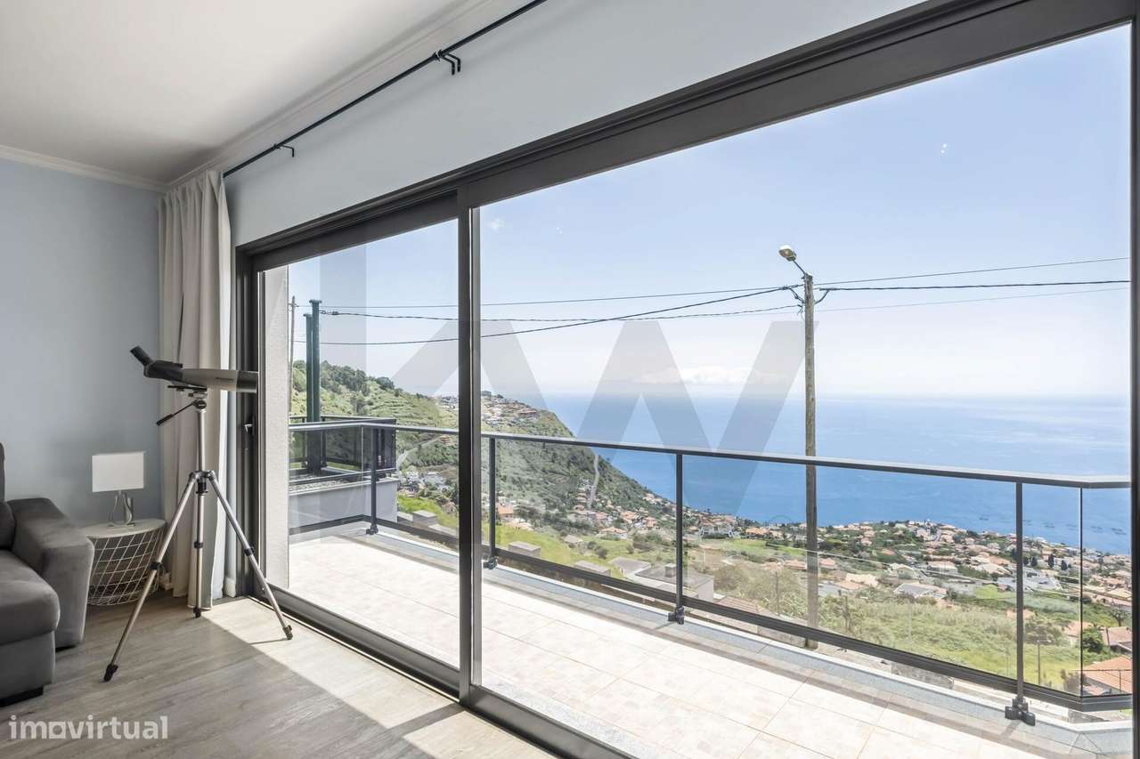 Moradia T3 no Arco da Calheta com Vista Mar e Montanha – Excelente Est - Grande imagem: 4/60