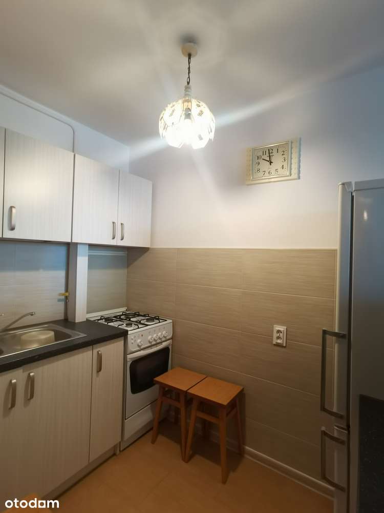 2 pokoje k/dworca SKM, budynek i lokal po remoncie z wyj. łazienki-1