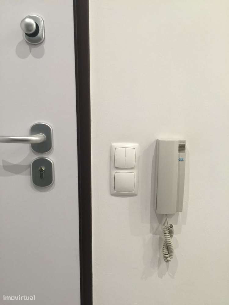 Escritório ARRENDADO nas Paivas-18