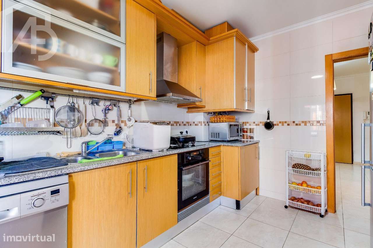 Apartamento T3 com garagem  – Vale da Cabrita, Leiria-6