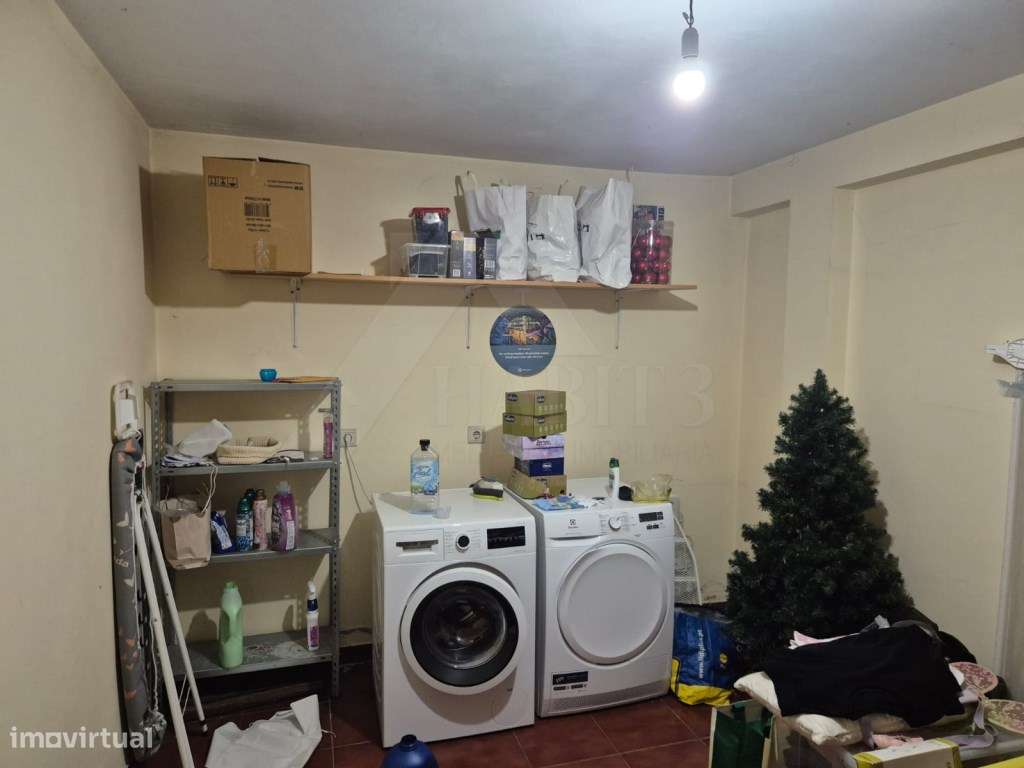 Moradia T4 com Suite, Jardim e Garagem - Centro de Ponte de Lima-48