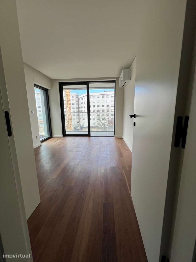T 3 Novo V. N. Gaia  Av . República  Metro João de Deus Pronto Habitar-31