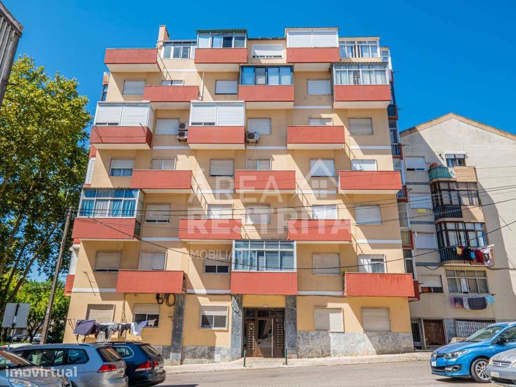 Excelente Apartamento T2 nas Paivas - Ótimo Potencial e Localização...-58