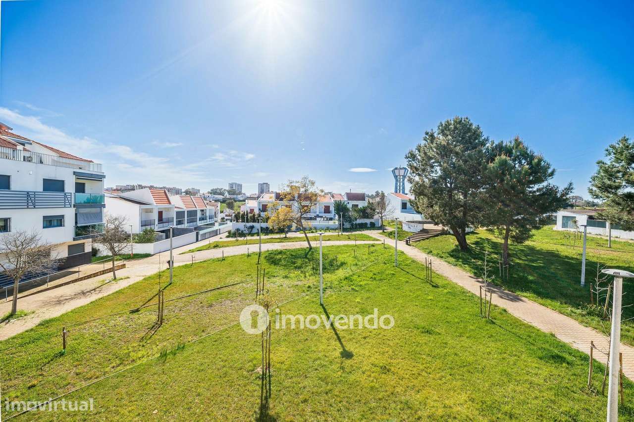 Apartamento T4 Duplex, com estacionamento e arrecadação, no Barreiro-41