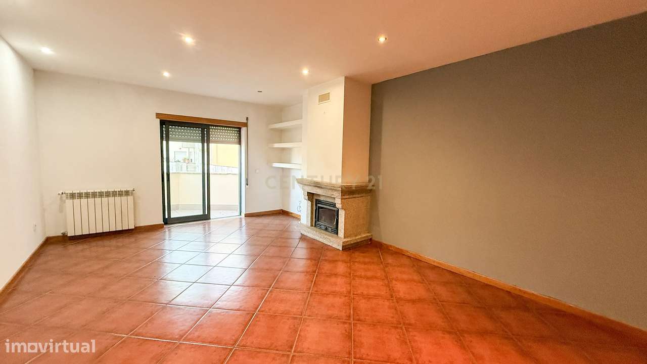 Apartamento T3 no centro de Viseu-3