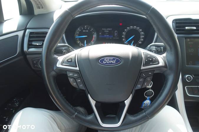 Ford Mondeo 2.0 TDCi Trend PowerShift - 17