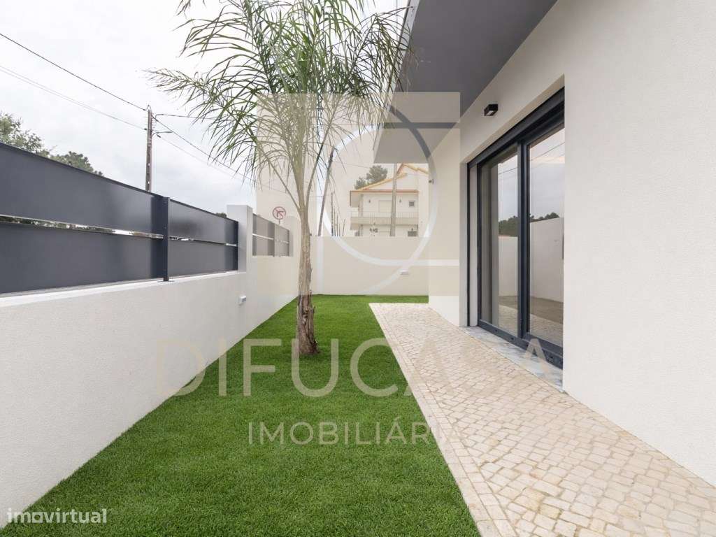 Moradia Isolada T4 c/ Piscina e Garagem - Grande imagem: 4/47