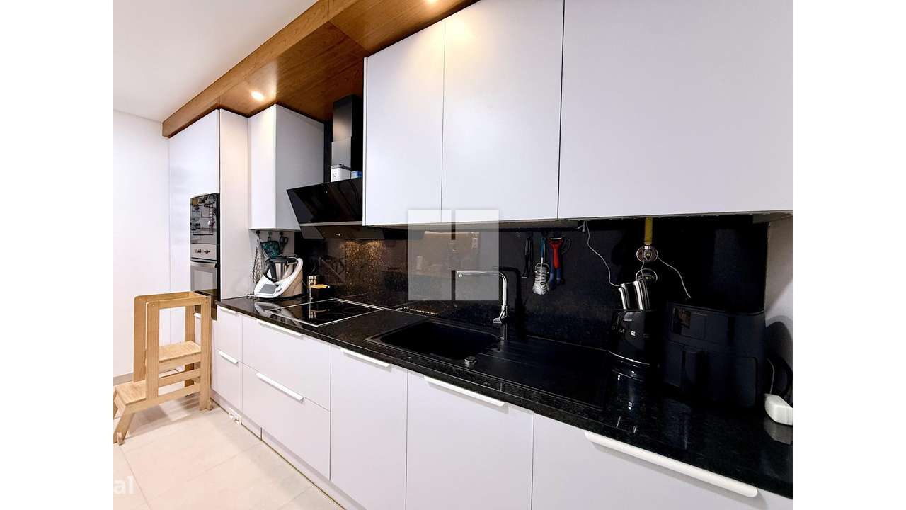 Apartamento T3 c/ Garagem-6