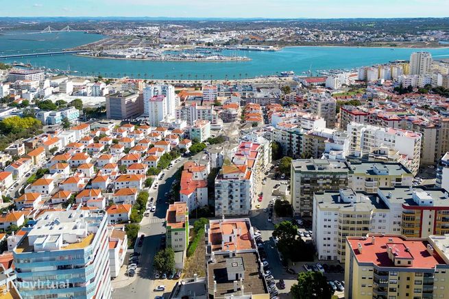 Apartamento T4 Completamente Renovado em Portimão-33