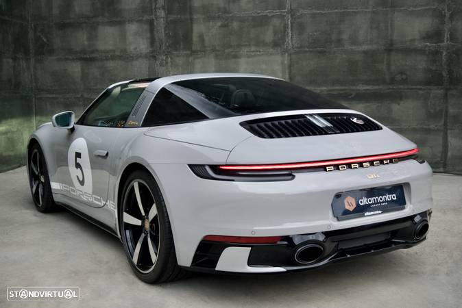 Porsche 992 Targa 4S Heritage Design - 4