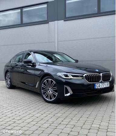 BMW Seria 5 520d Efficient Dynamics Luxury Line sport - 2