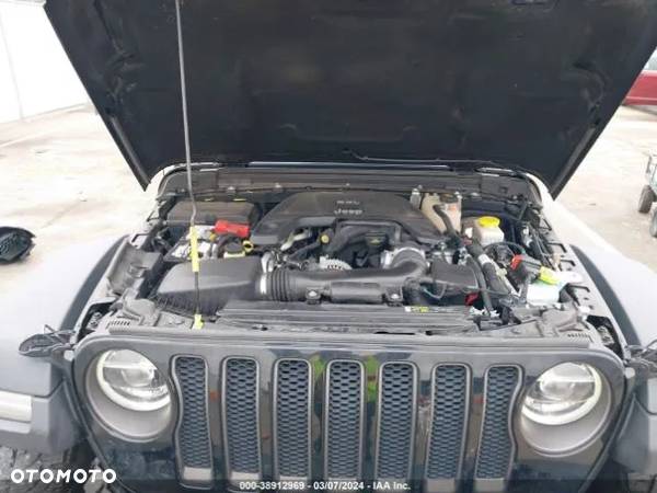 Jeep Wrangler - 8