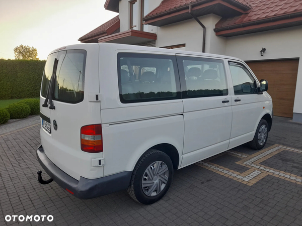 Volkswagen Caravelle - 8