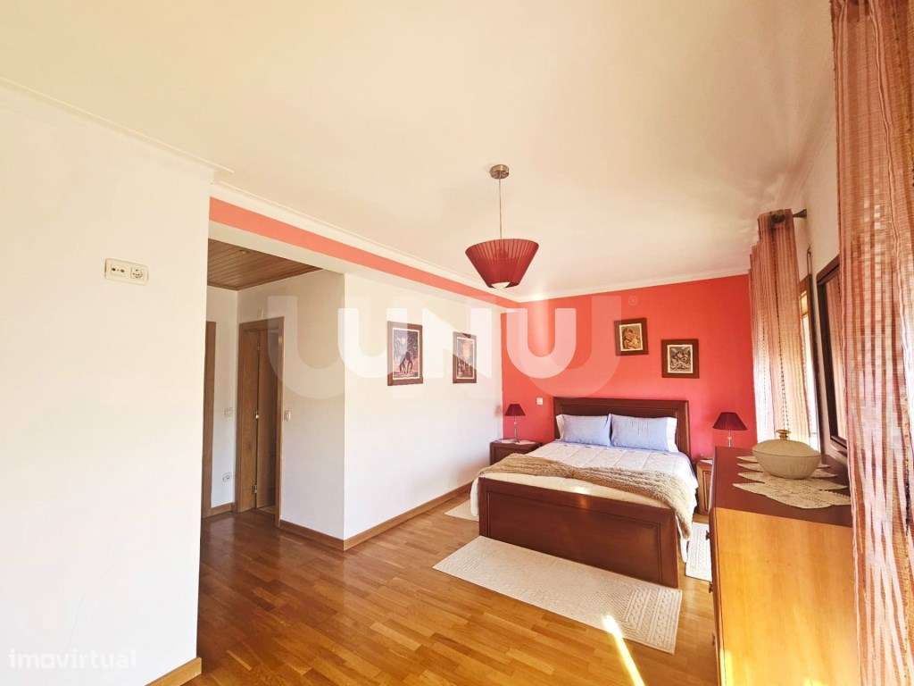 Moradia em Banda T5 - A 5 Minutos do Centro da Cidade de Viseu-11