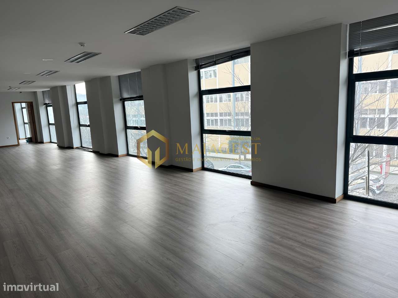 Espaço Comercial em Frente ao Tribunal de Santo Tirso - Grande imagem: 4/37