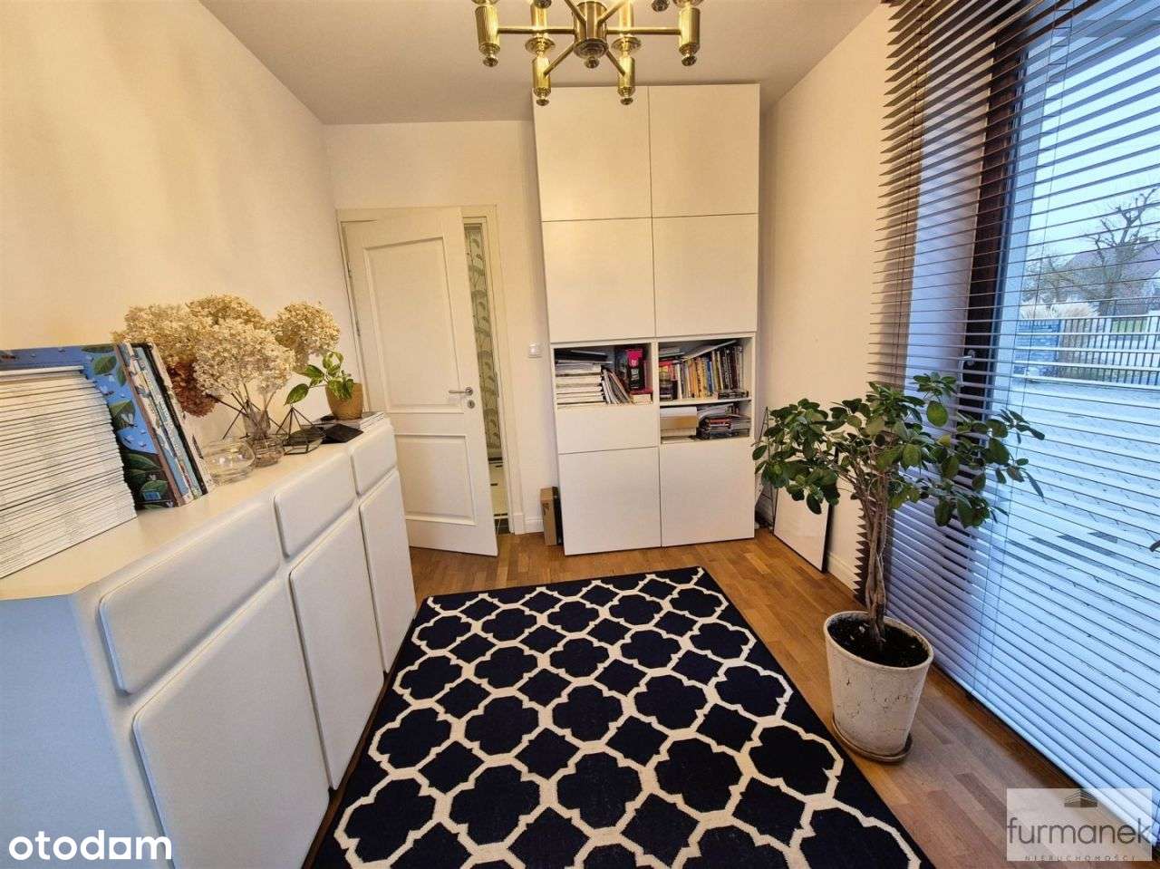 Stylowy, nowoczesny dom z dużym ogrodem-17